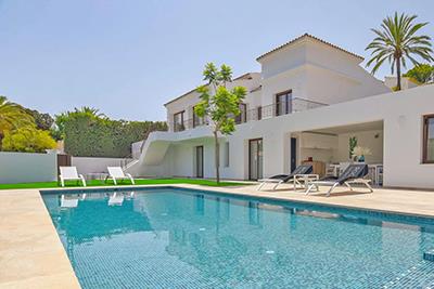 HOLIDAY HOUSES AND VILLAS IN MORAIRA